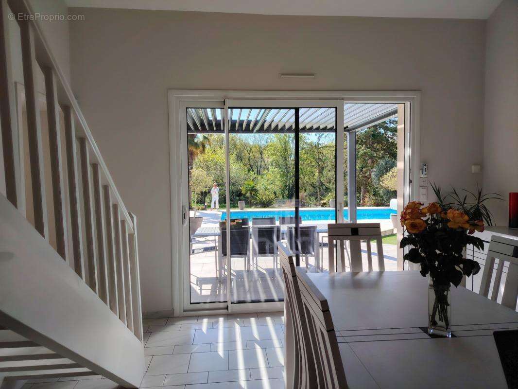 Belle Maison de 189 m² avec piscine dans environnement calme et verdoyant de Migné Auxances - photo 8