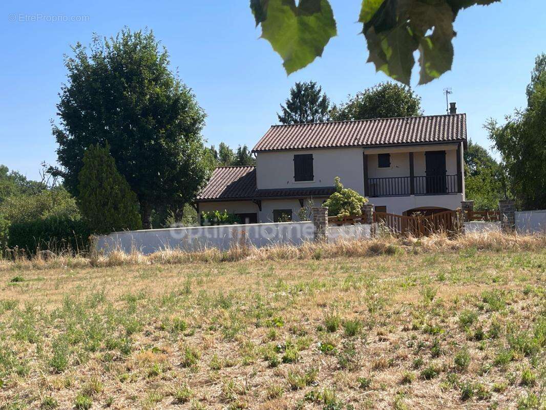 Maison individuelle 3 chambres sur 1900m2 de terrain clos - photo 3