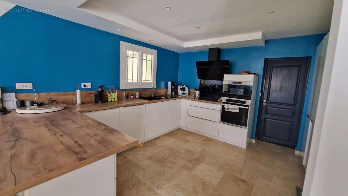 Maison à SAINT-CEZAIRE-SUR-SIAGNE