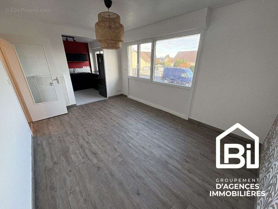 Appartement à CORMELLES-LE-ROYAL