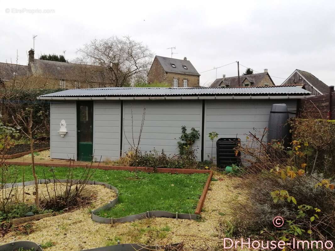 Maison à AMBRIERES-LES-VALLEES