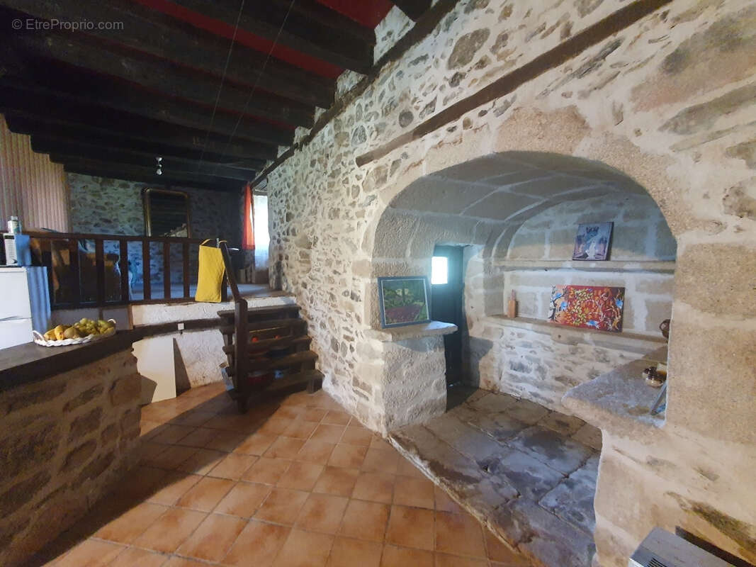 Maison à SAINT-JULIEN-AUX-BOIS