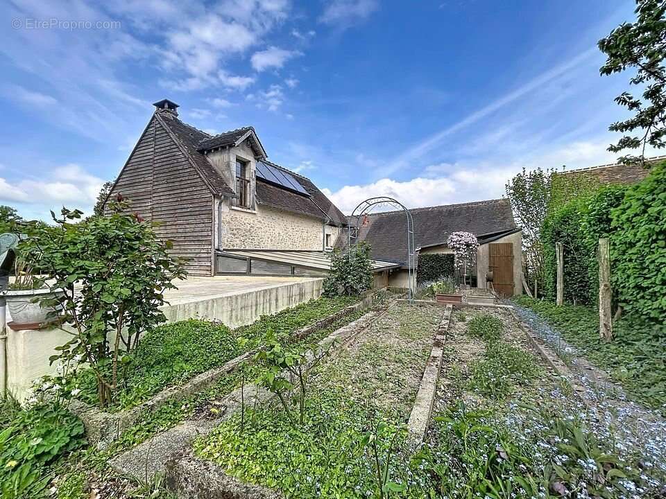 Maison à BELLOU-SUR-HUISNE