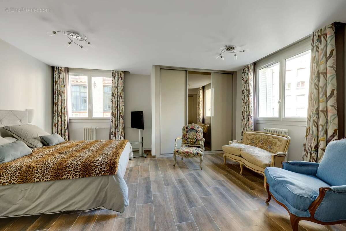 Appartement à PARIS-15E