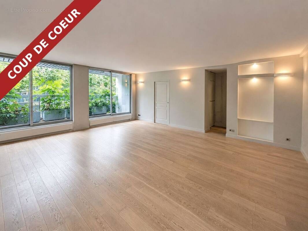 Appartement à PARIS-14E