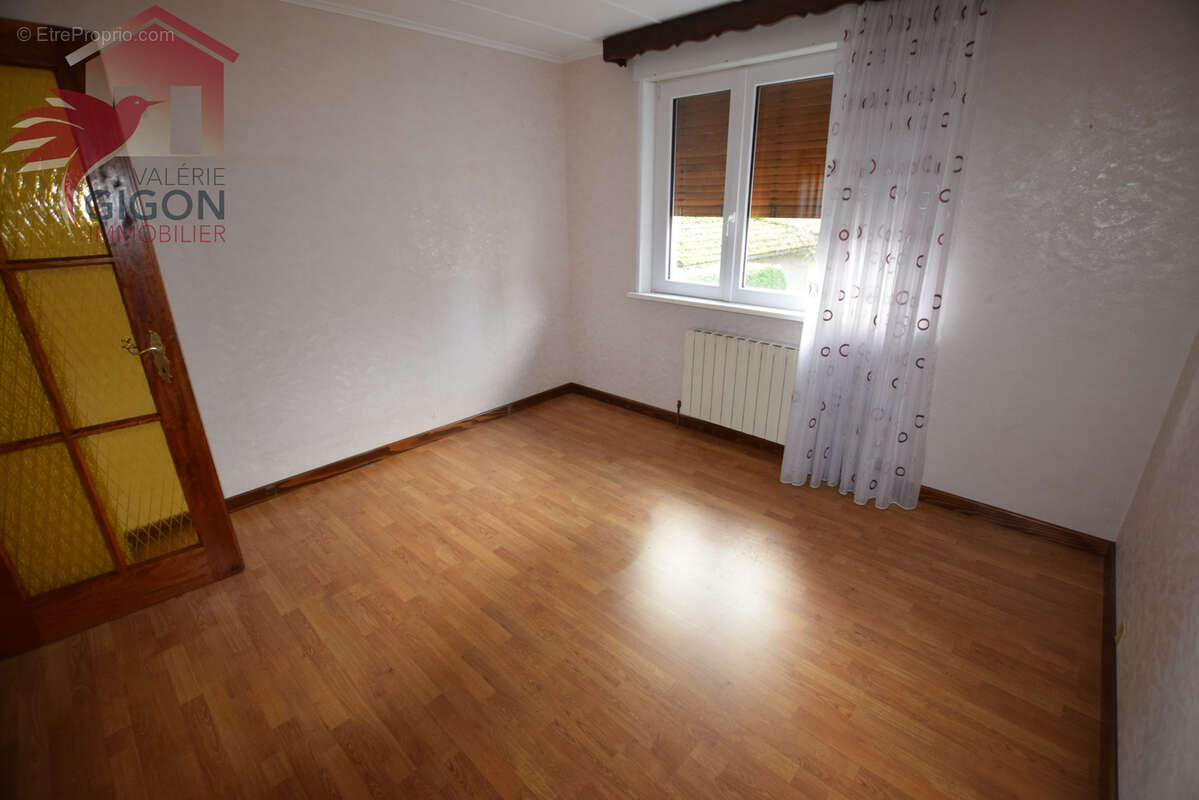 Commerce à TREVENANS