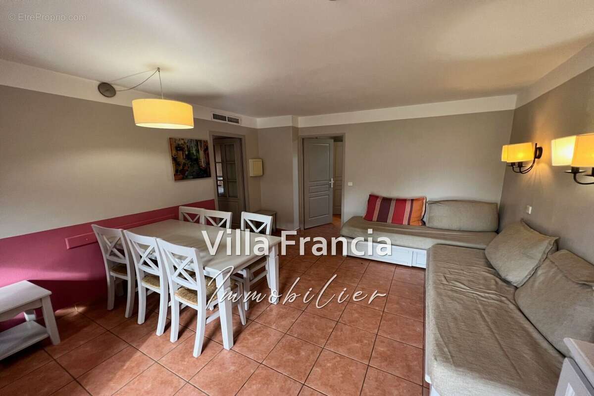 Appartement à MANDELIEU-LA-NAPOULE