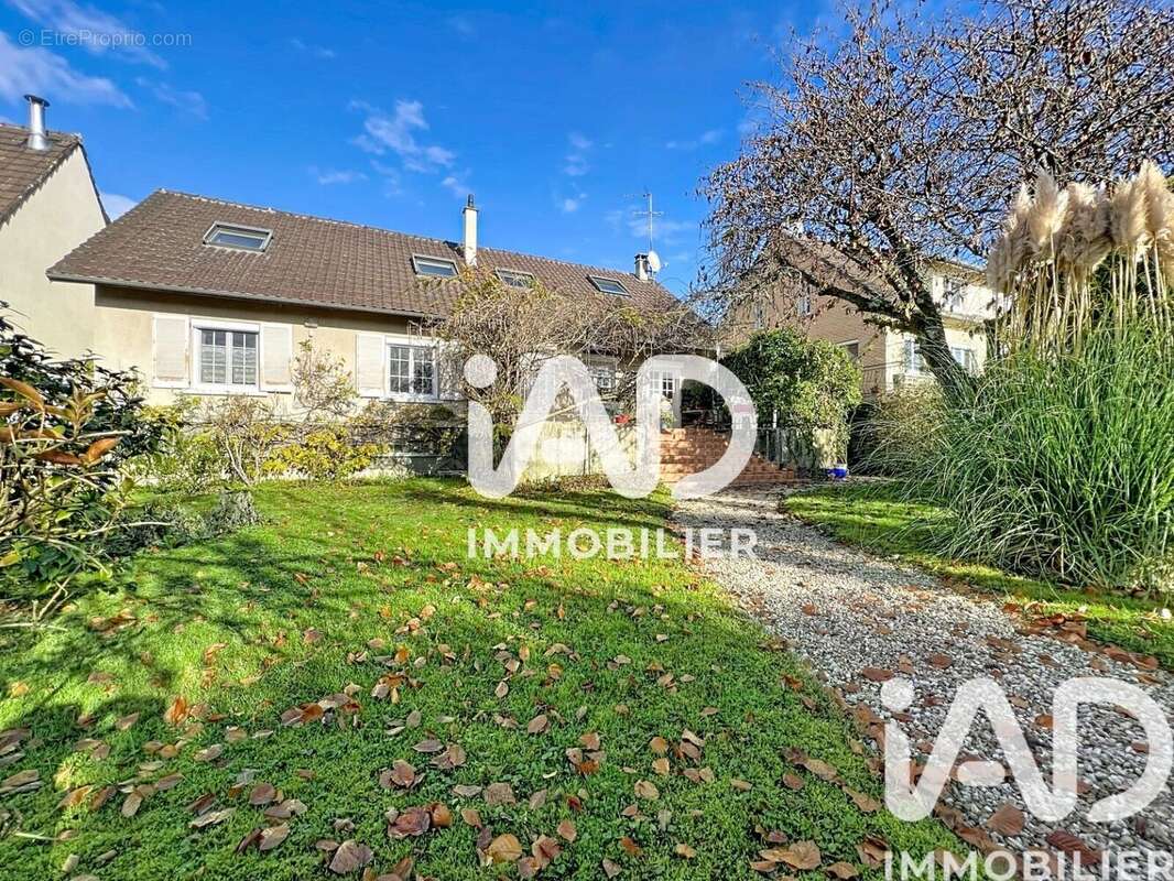 Photo 3 - Maison à GRETZ-ARMAINVILLIERS