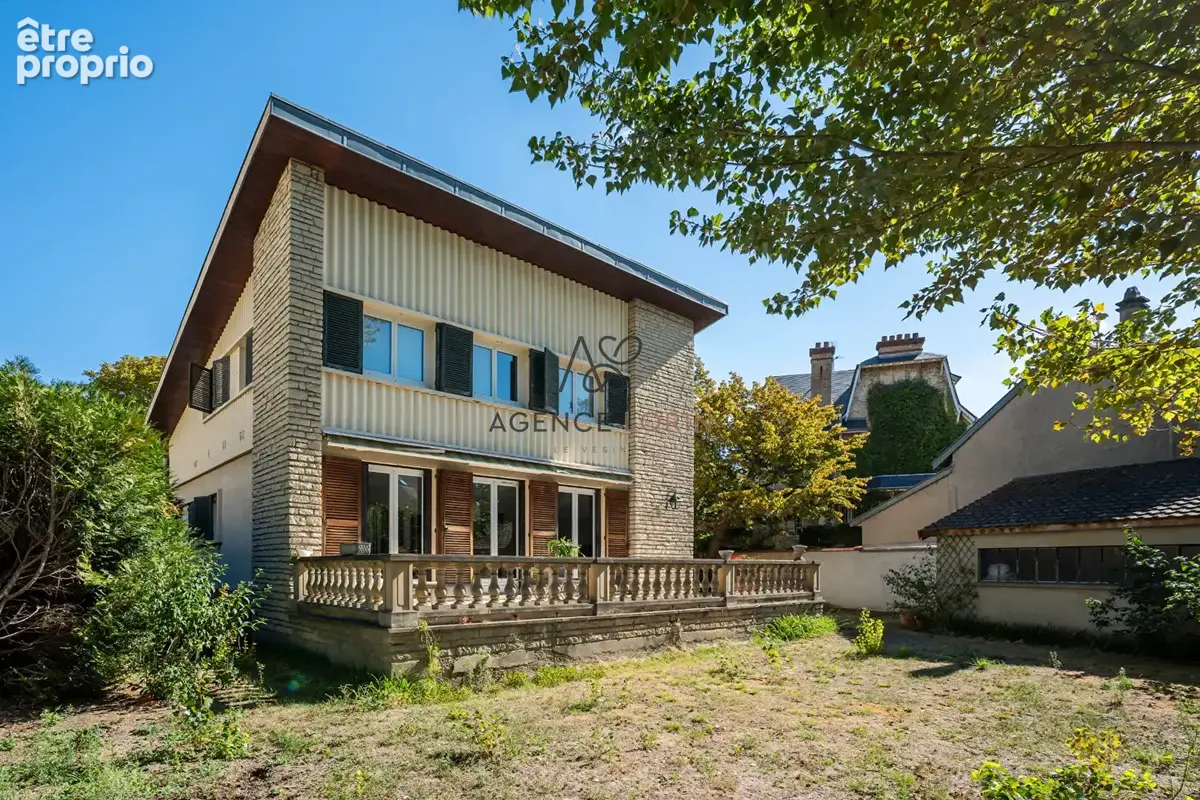 Maison à LE VESINET