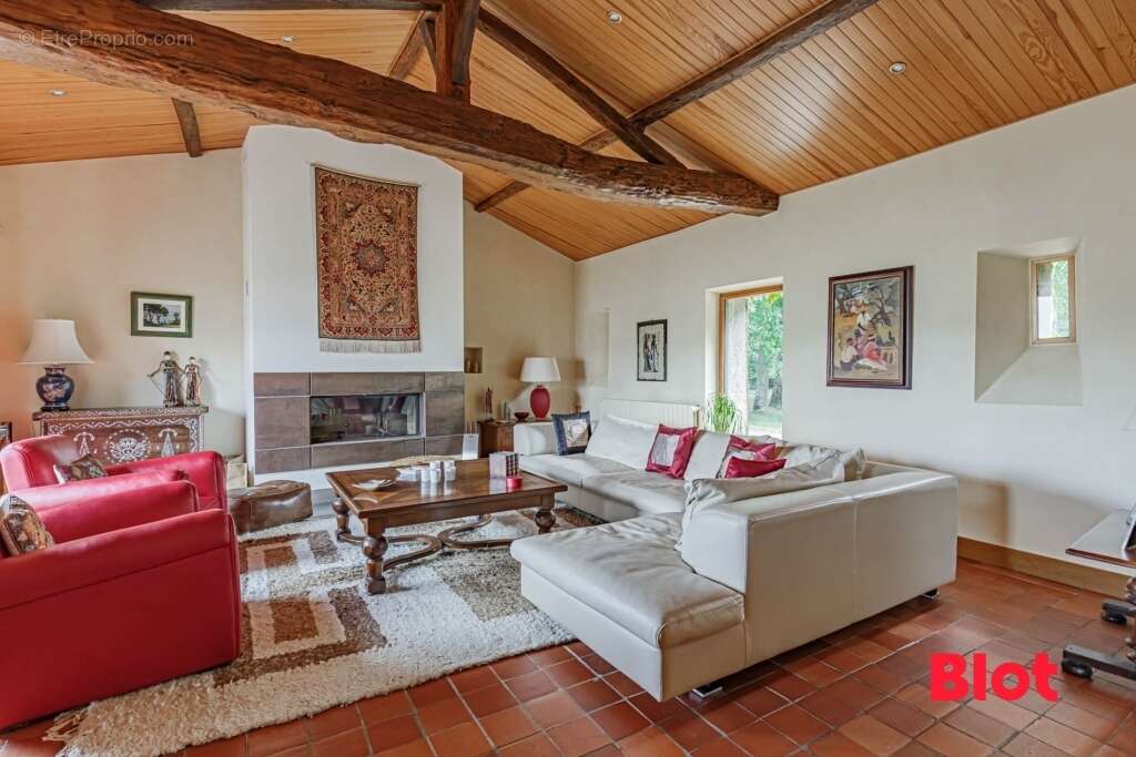 Maison à SAINT-JULIEN-DE-CONCELLES