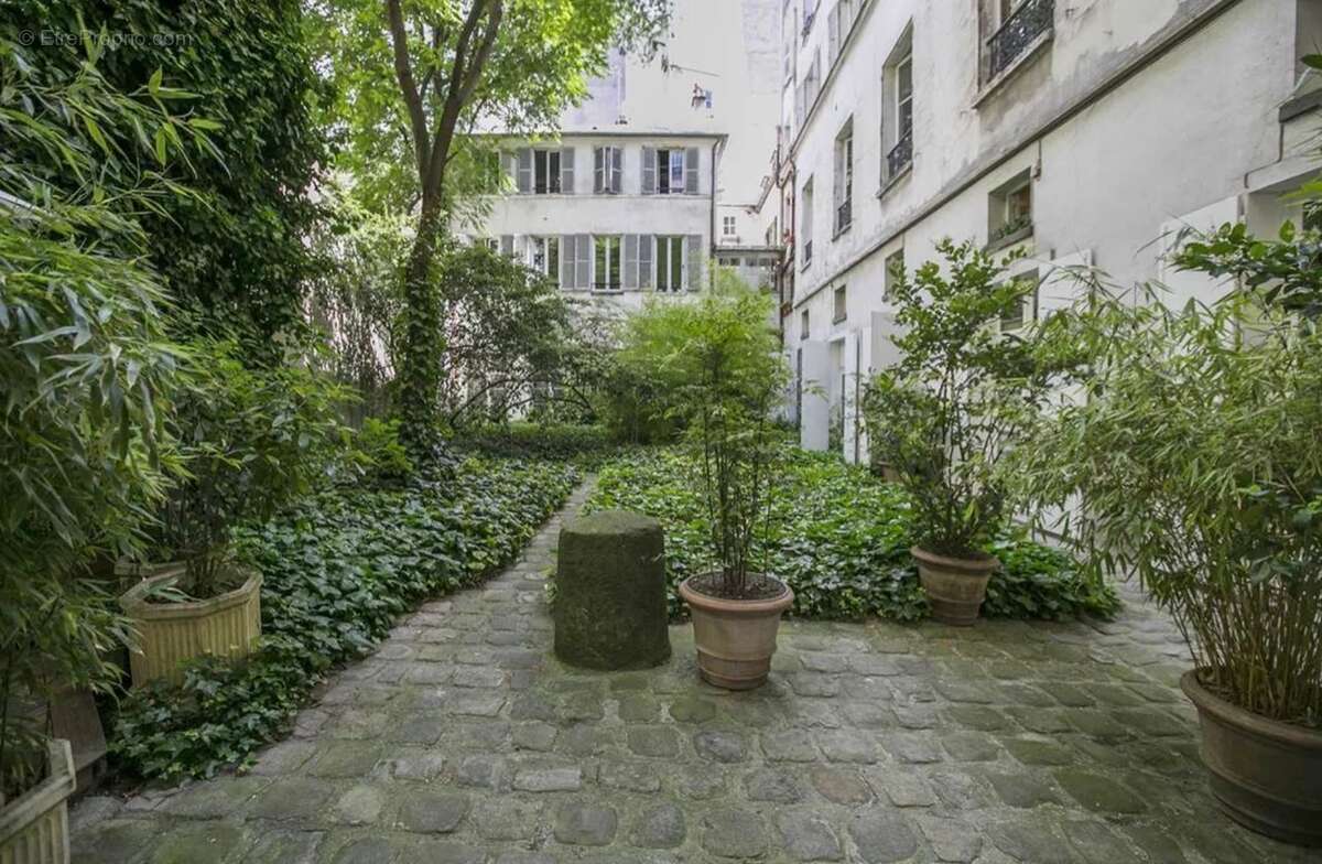 Appartement à PARIS-3E