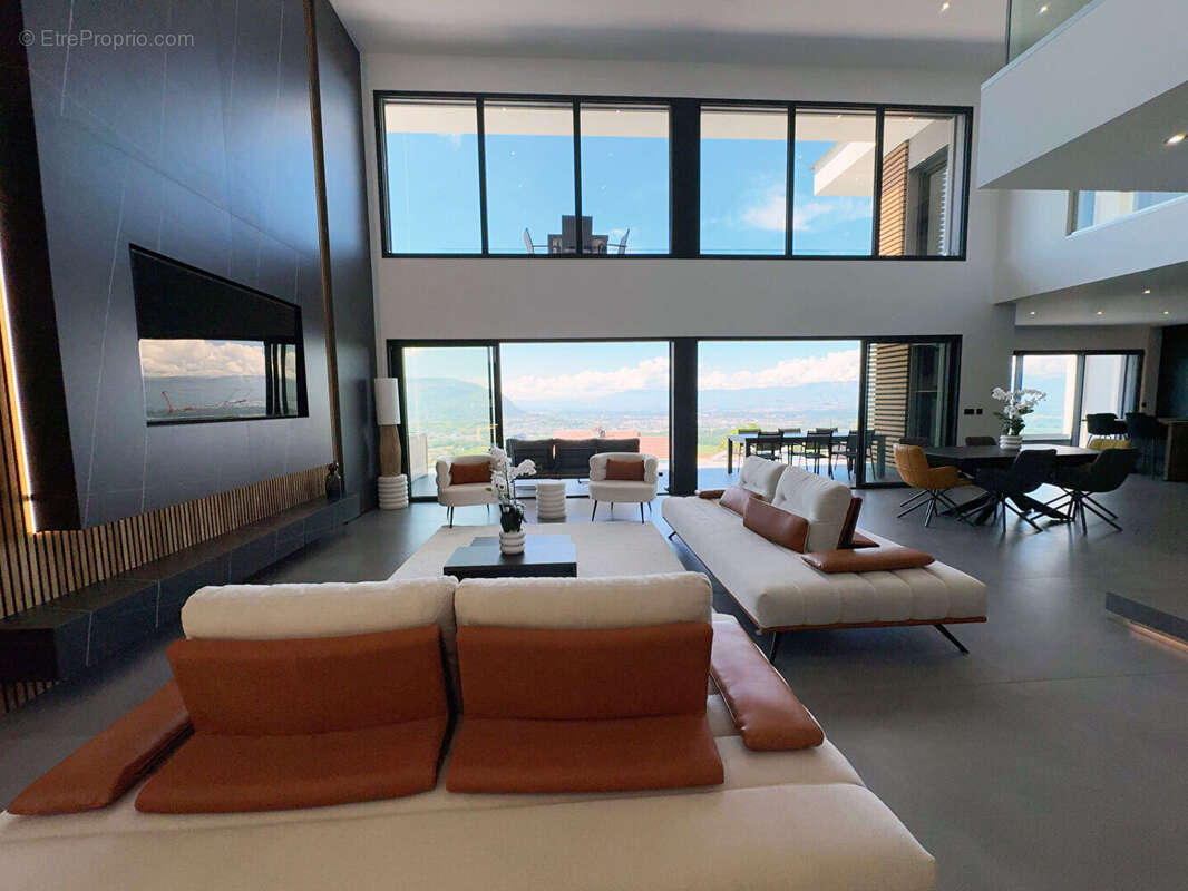 Maison à CRANVES-SALES