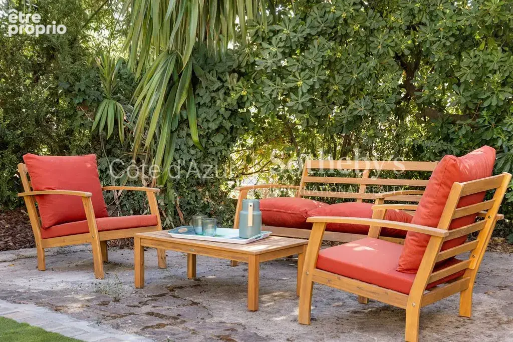 Mougins, appartement duplex rénové avec jardin privatif et garage - photo 13