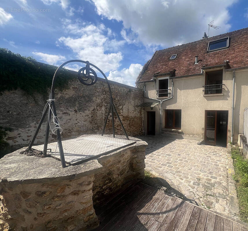 Maison à COUBERT