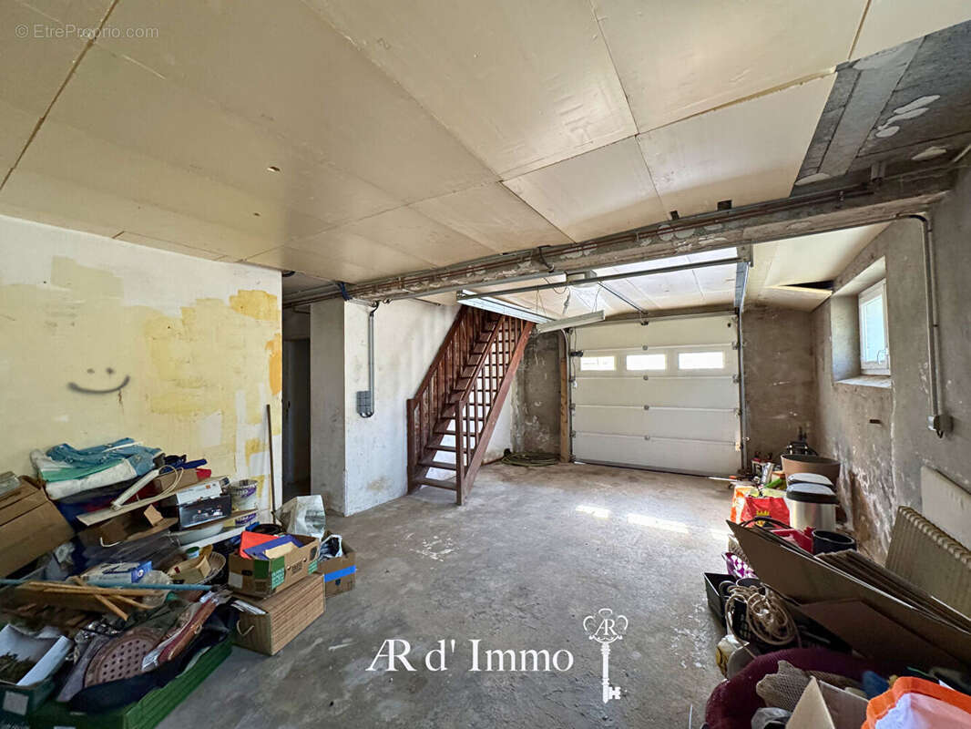 Maison rénovée 5 chambres sur grand terrain et sous-sol - photo 18