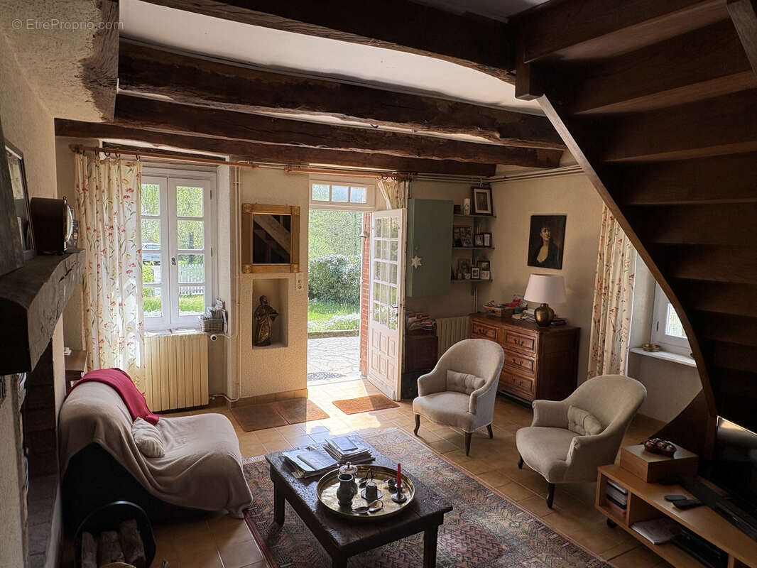 Maison à COUSSAC-BONNEVAL