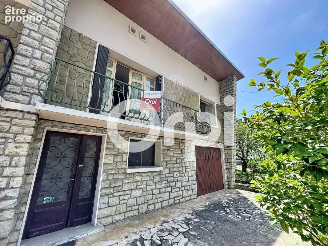Maison en pierres a renover secteur ouest - photo 1