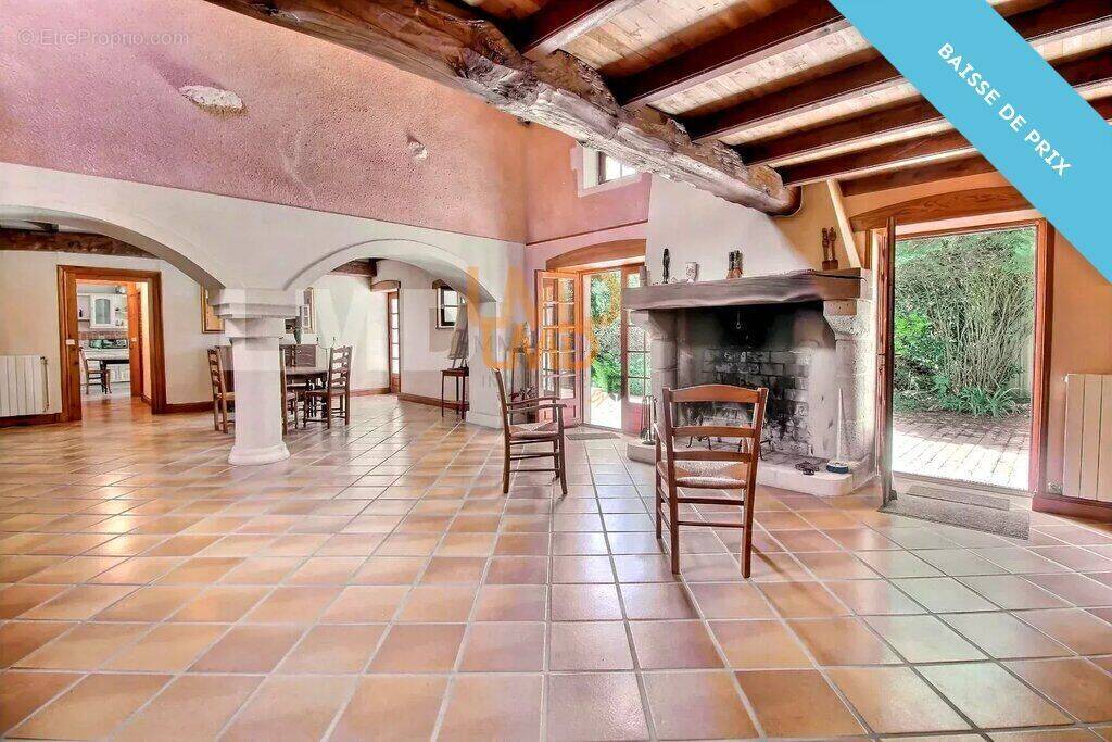 Maison à SAINT-MARTIN-DE-JUILLERS