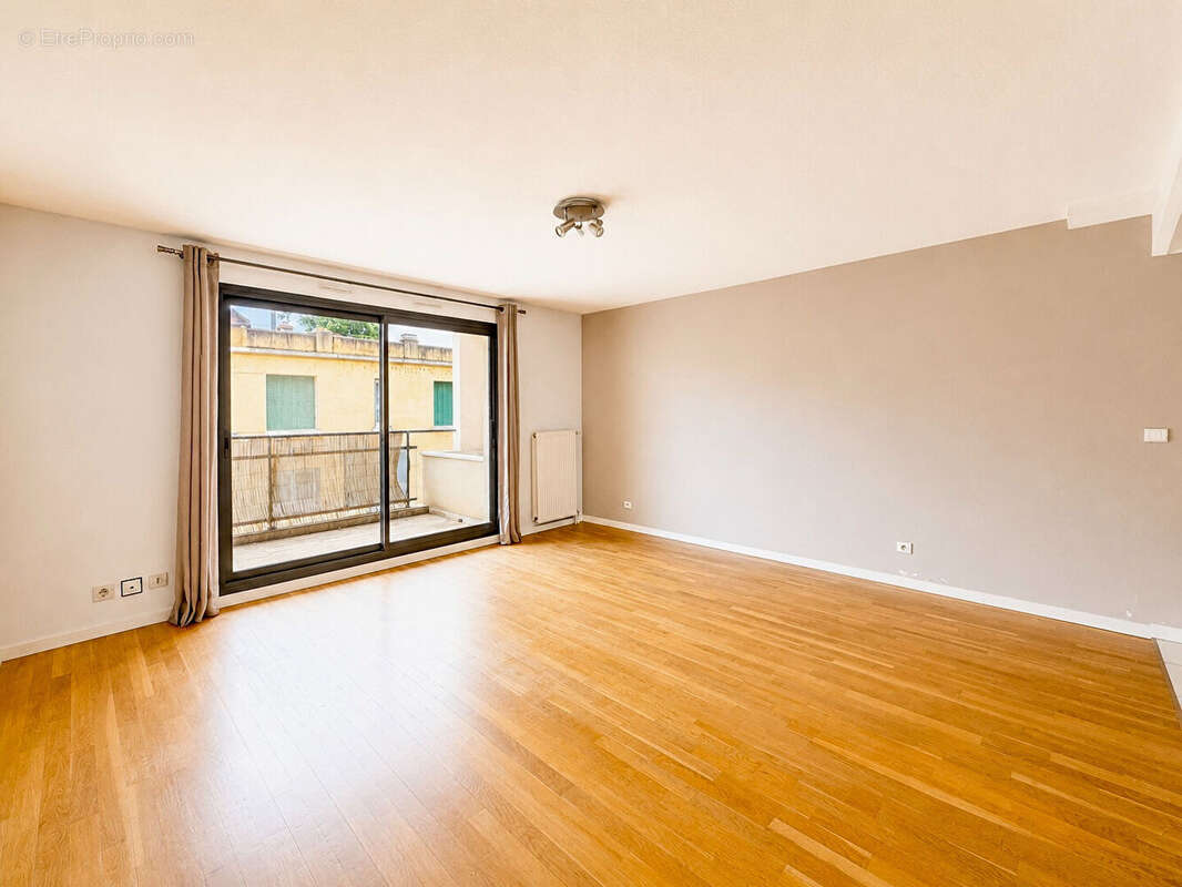 Appartement T4 de 99 m² avec terrasse et loggia - photo 3