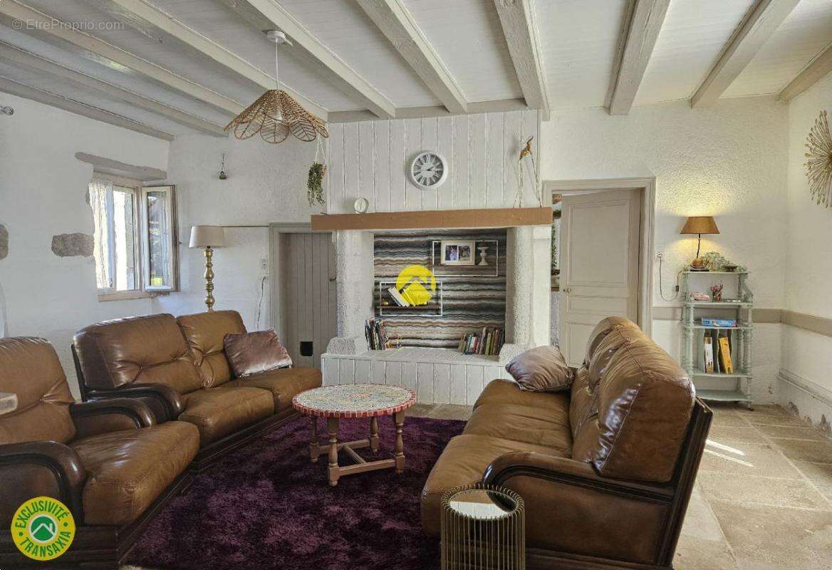 Maison à BIZENEUILLE