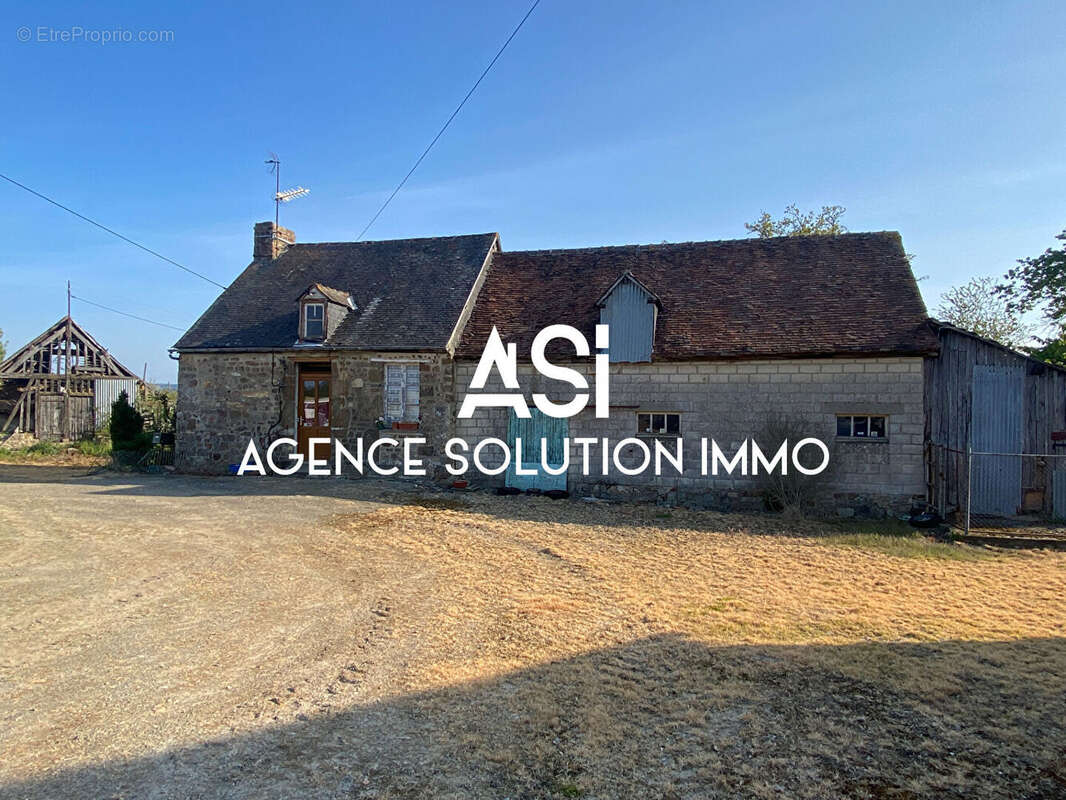 Maison à SAINT-ROCH-SUR-EGRENNE