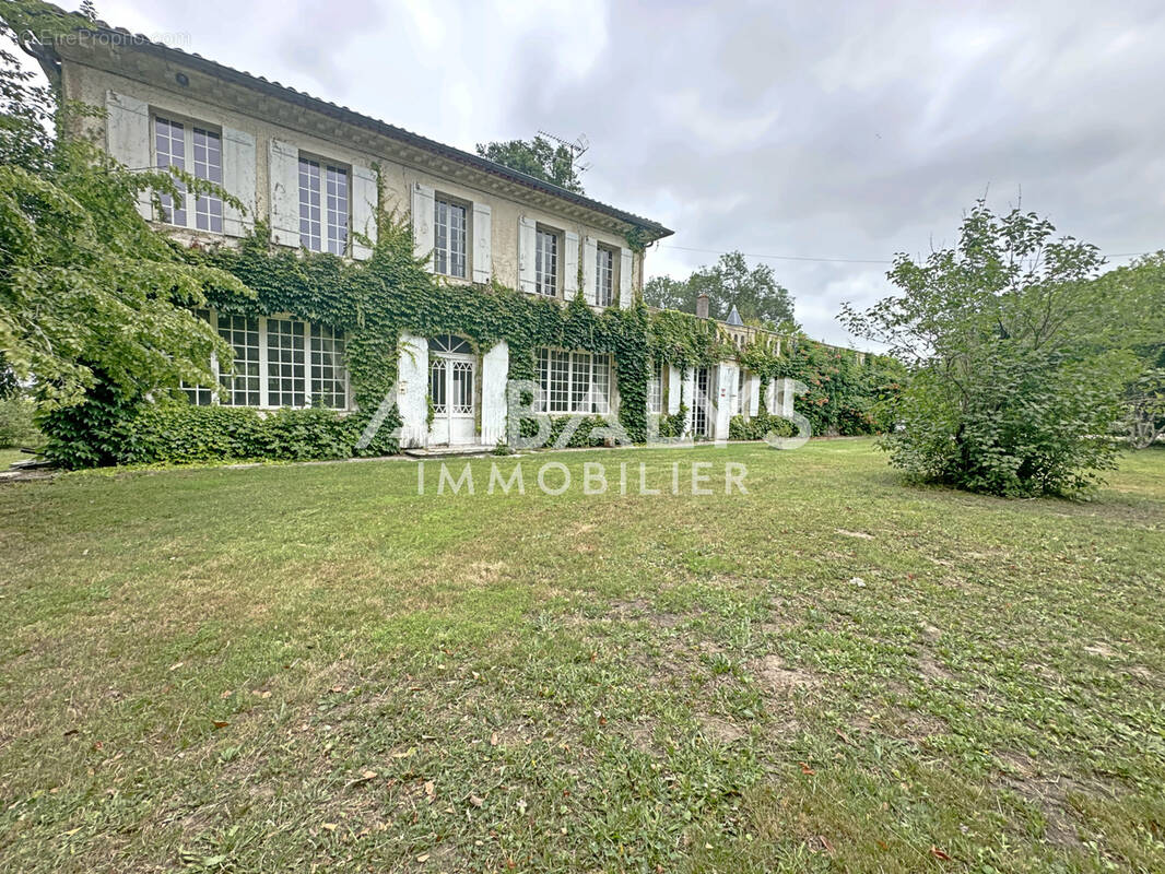 Maison à GENISSAC