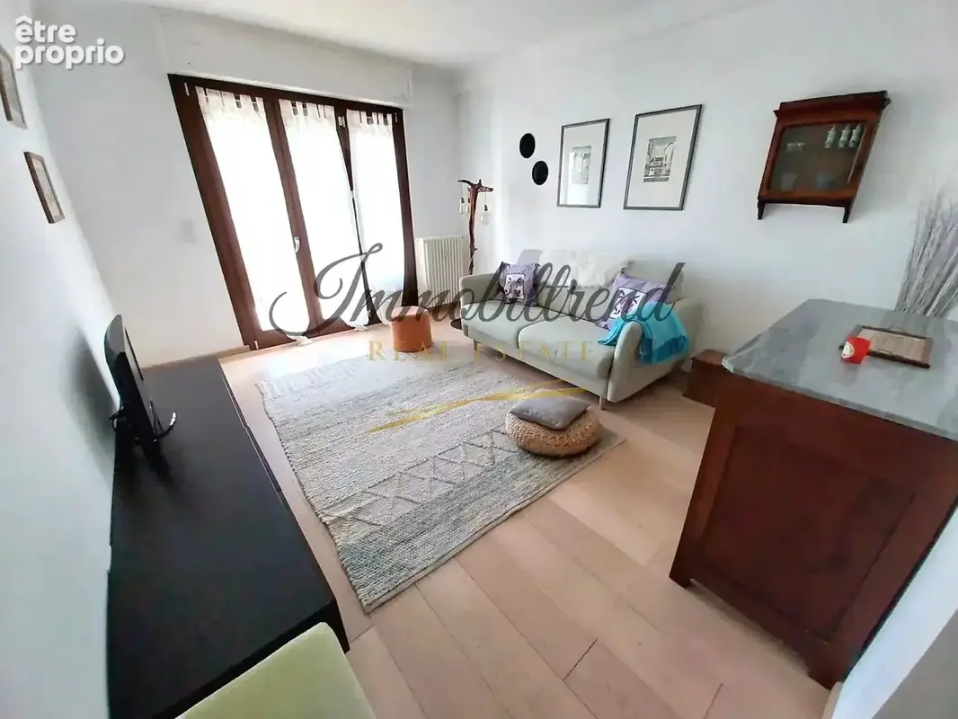 EXCLUSIVITE' !! - ROQUEBRUNE PLATEAU DU CAP MARTIN - Spacieux deux pièces traversant avec balcon, loggia, et cave - photo 3