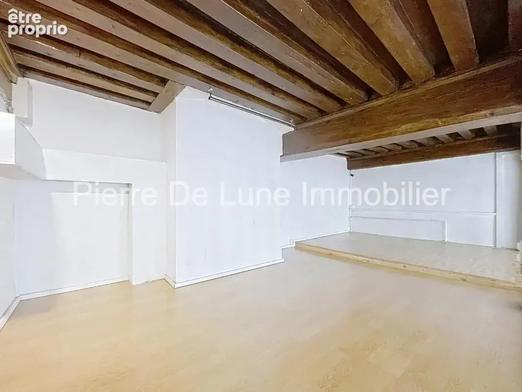 LYON 4e – CROIX-ROUSSE  Une adresse privilégiée au cœur du quartier - photo 8