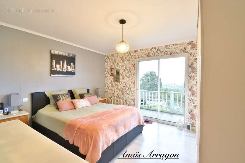 Maison à PUJOLS