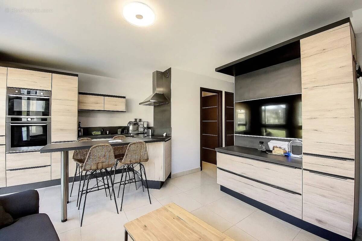 Appartement à SAINT-CYR-SUR-MER