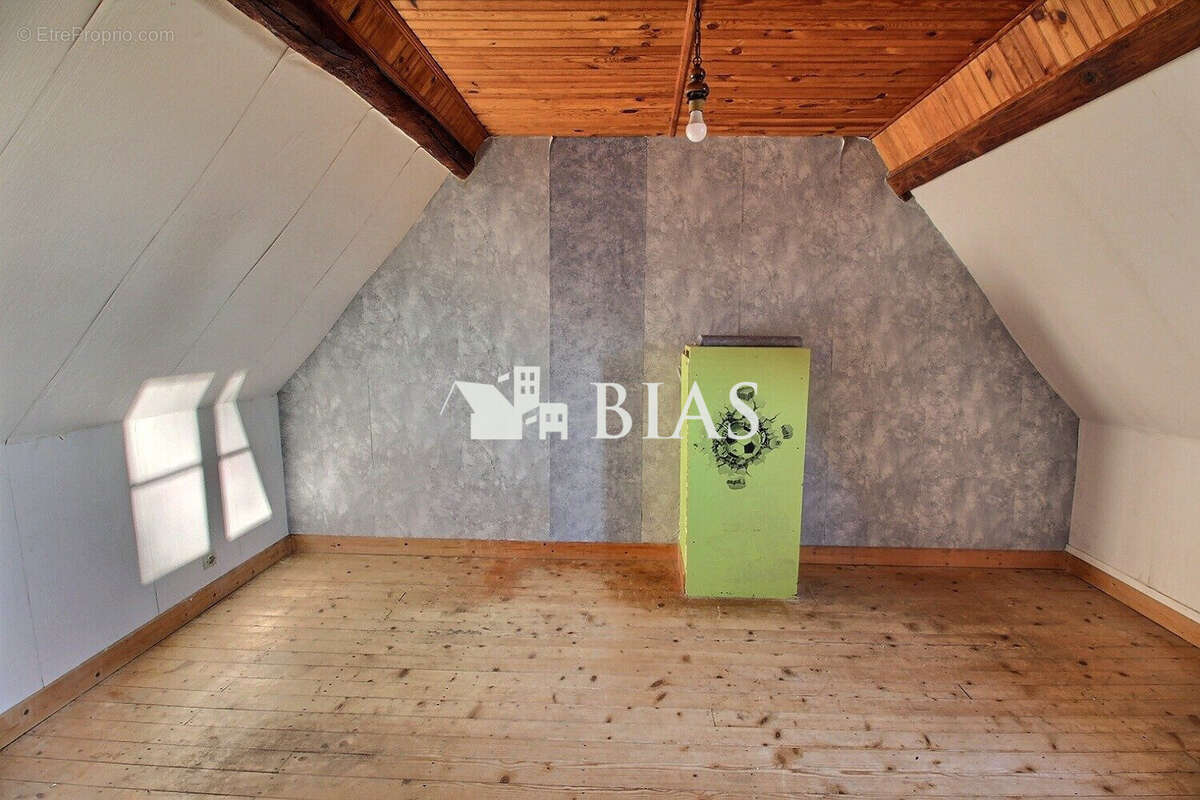 1er - Maison à BUCHY