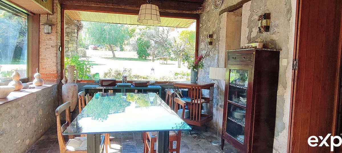 Maison à SAINT-LAURENT-DU-VAR