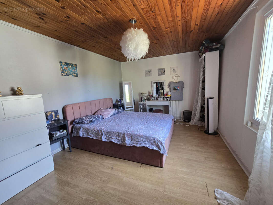 Maison à PUY-GUILLAUME