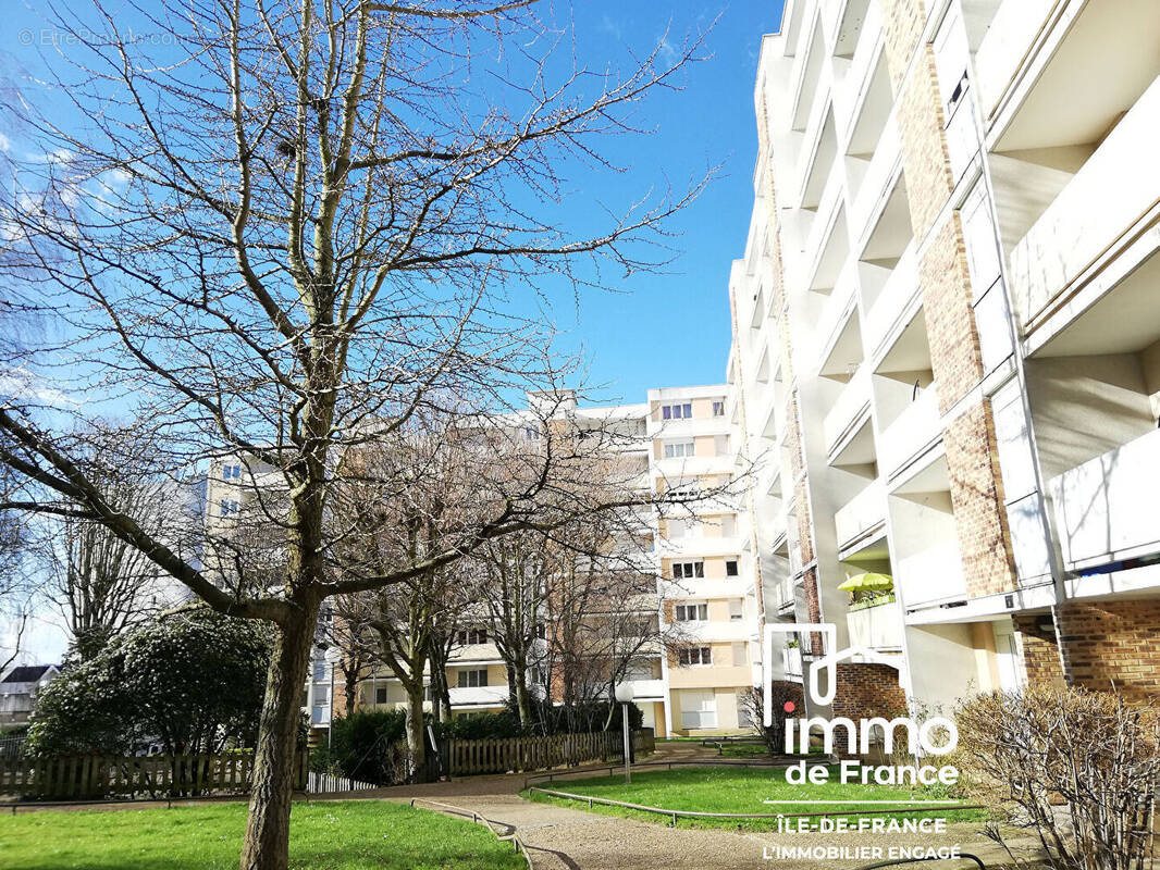 Appartement à SAINT-OUEN-L'AUMONE