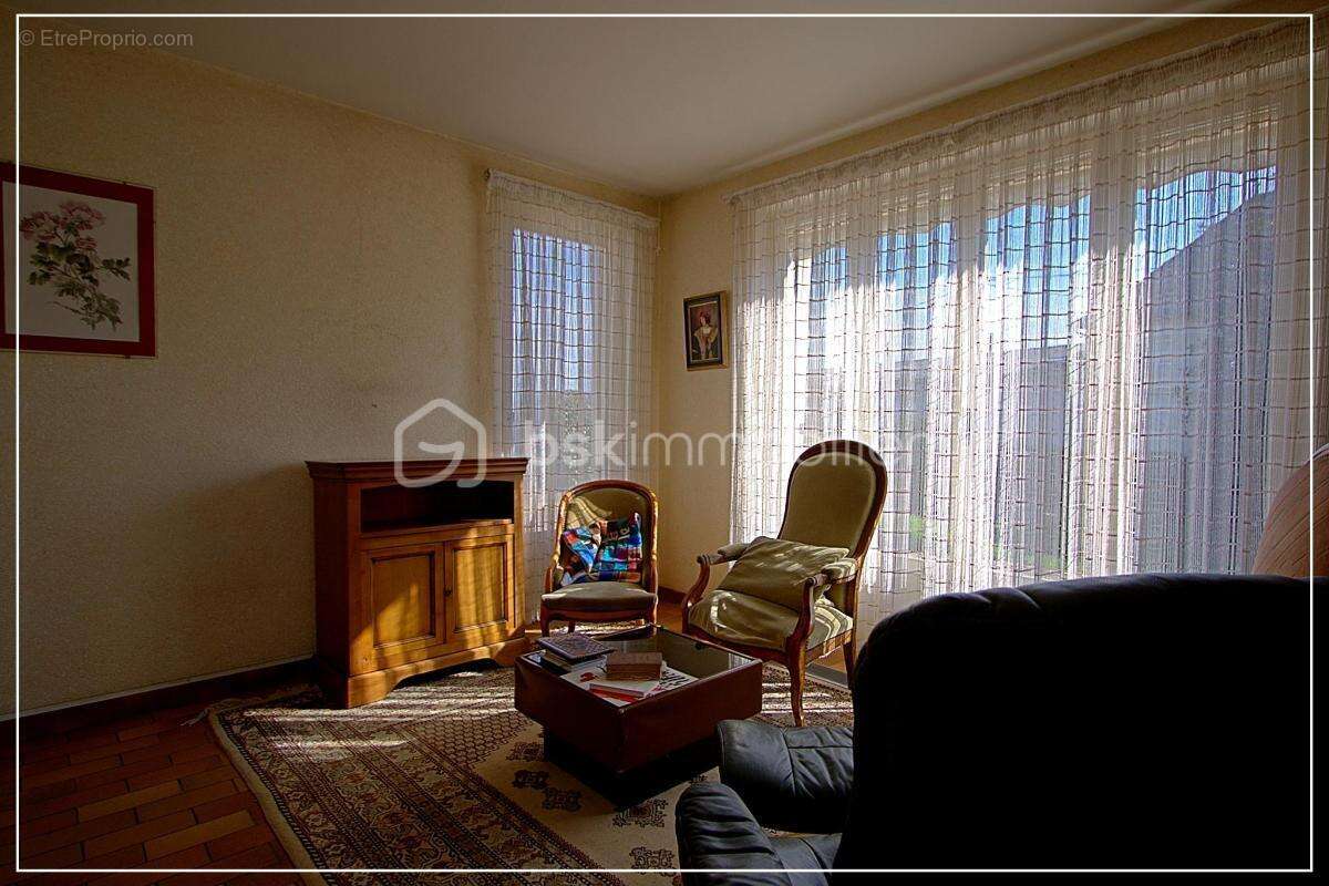 Maison familiale avec fort potentiel – 140 m² + sous-sol complet sur 2000 m² de terrain - photo 15