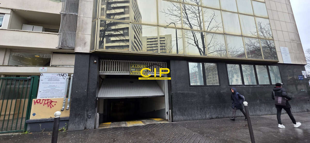 Parking à PARIS-19E