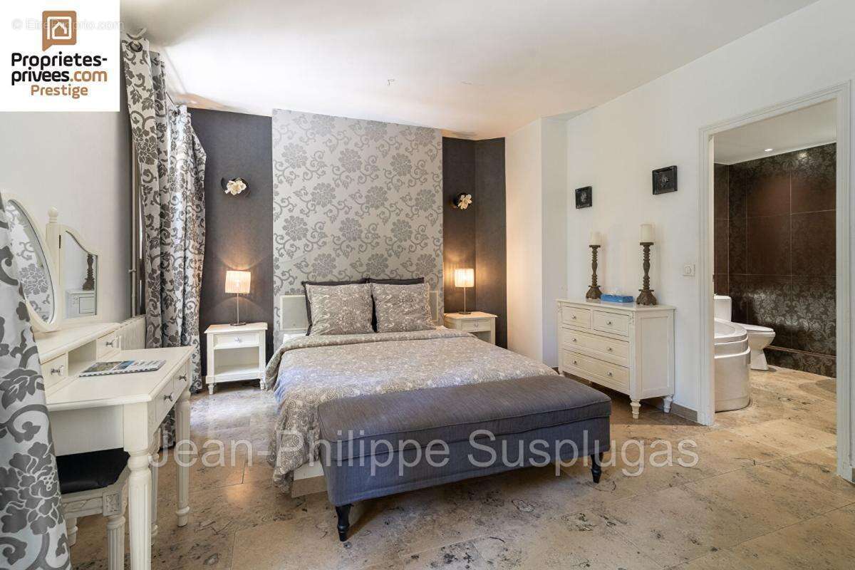 Maison à SAINT-CYR-SUR-MER