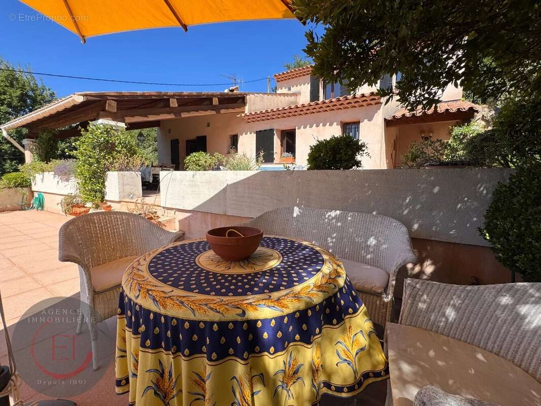 Maison à LES ADRETS-DE-L'ESTEREL