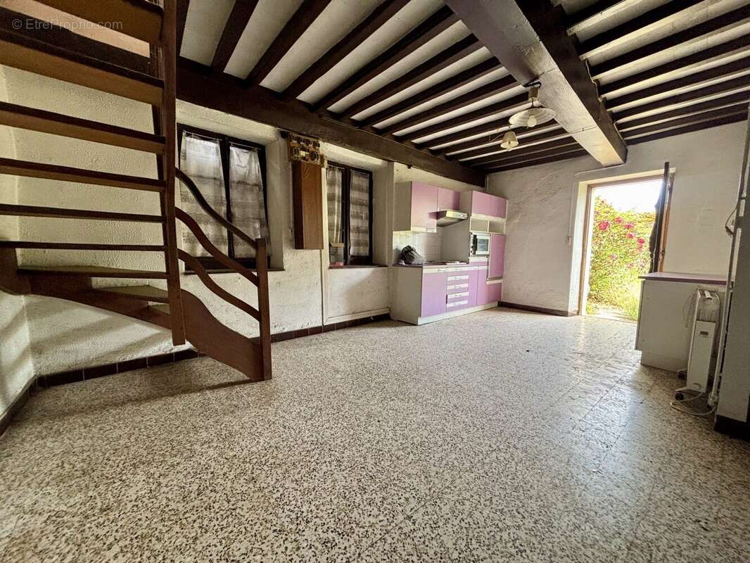 Maison 102 m² à Chatuzange-Le-Goubet  - photo 3