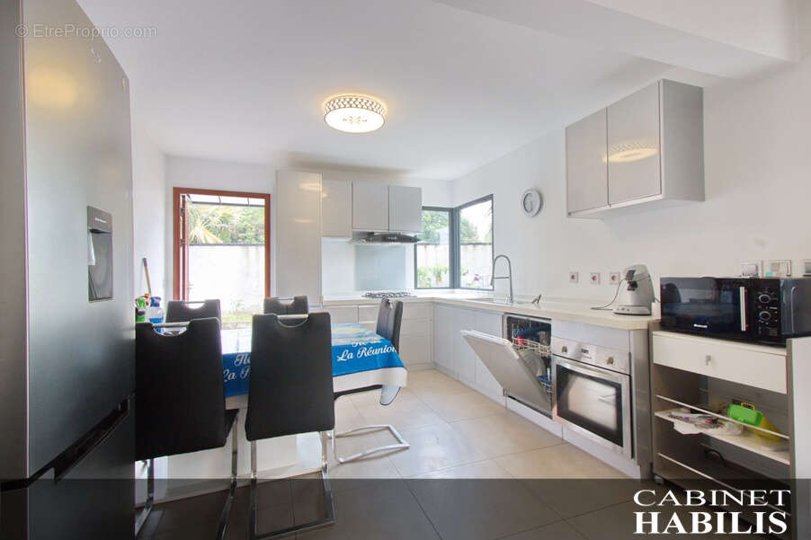 A vendre - maison t4 de 100.54 m2 environ  - saint-pierre - 395 000 € - photo 2