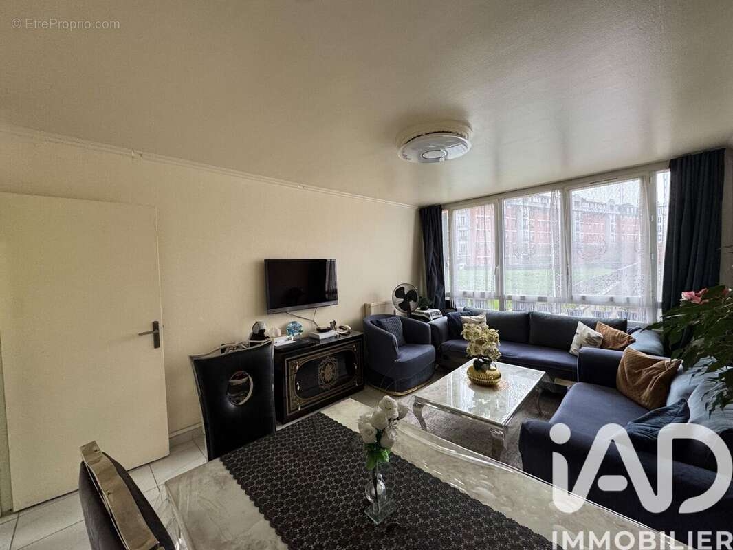 Photo 6 - Appartement à AUBERVILLIERS