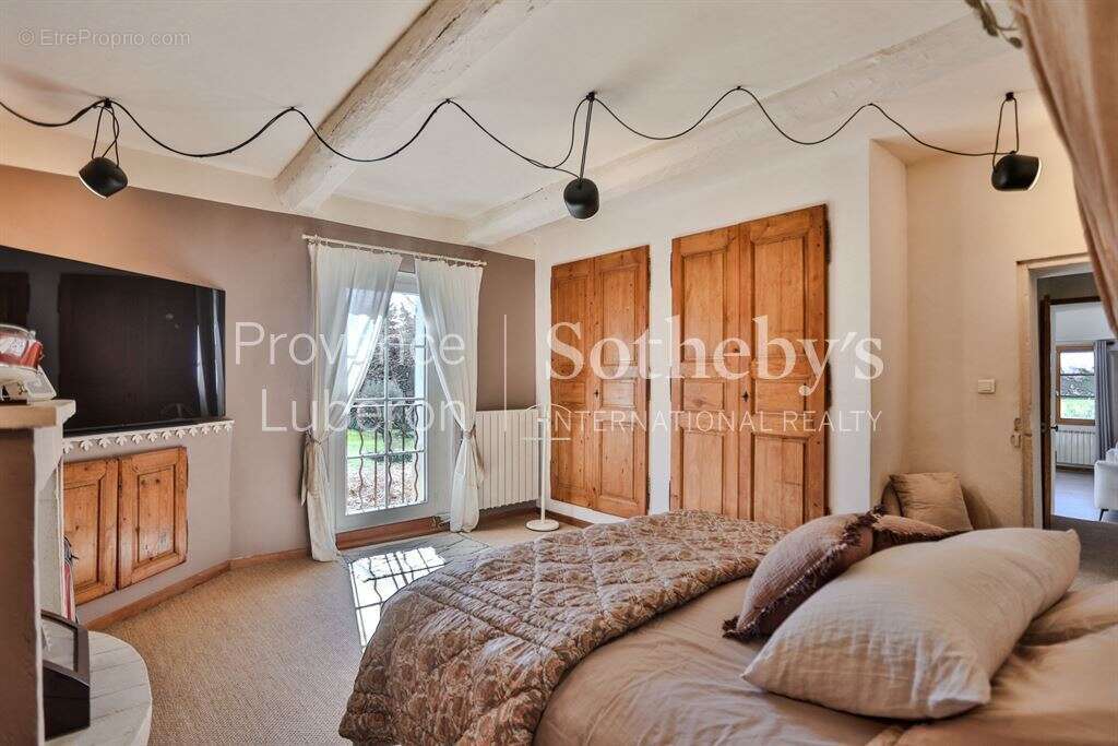 Maison à PERNES-LES-FONTAINES