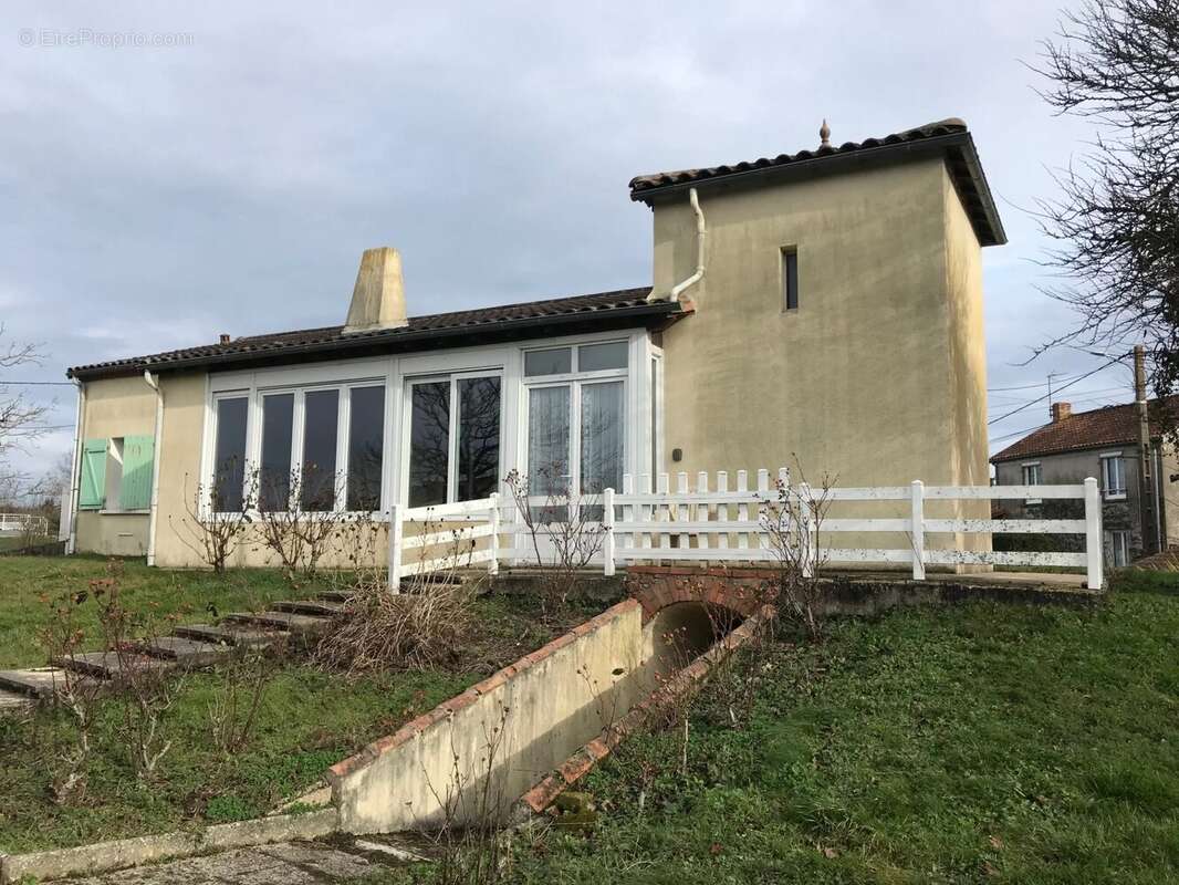 Maison à LUCHE-THOUARSAIS