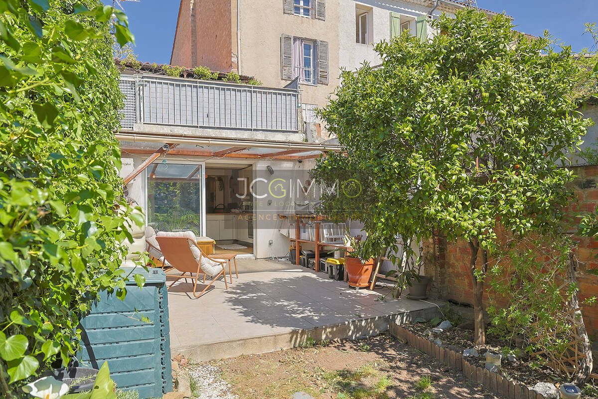 Appartement à PUGET-VILLE