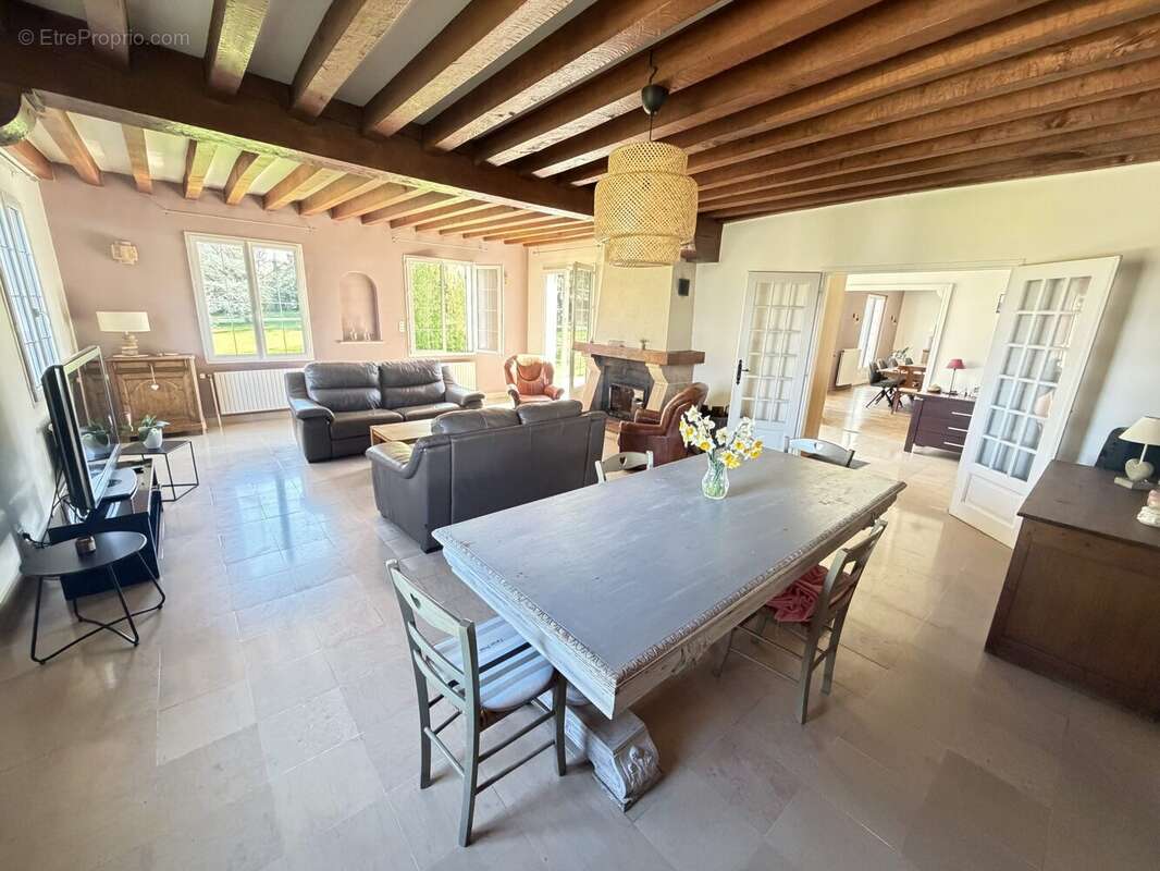 Maison à SAINT-MARTIN-SUR-OCRE