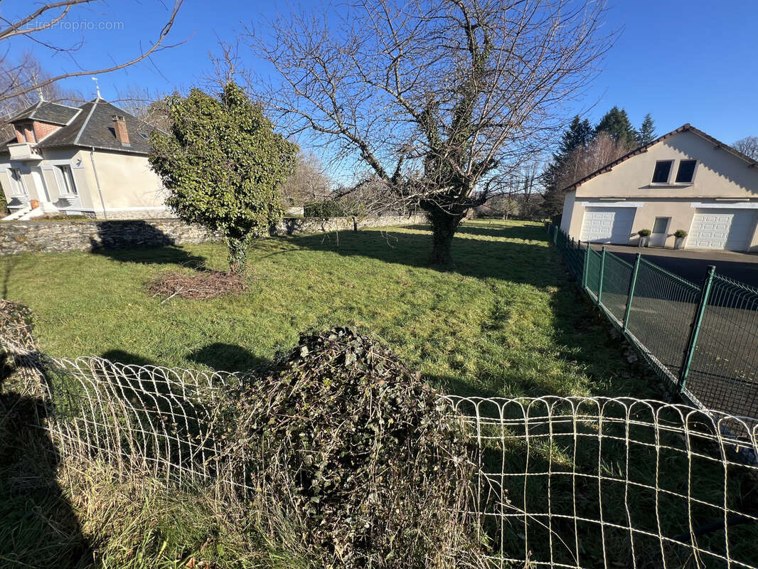 Terrain à LAGRAULIERE