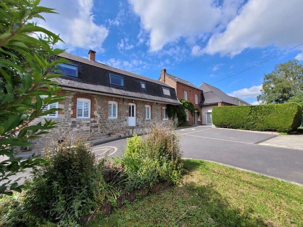 Maison à SOLRE-LE-CHATEAU