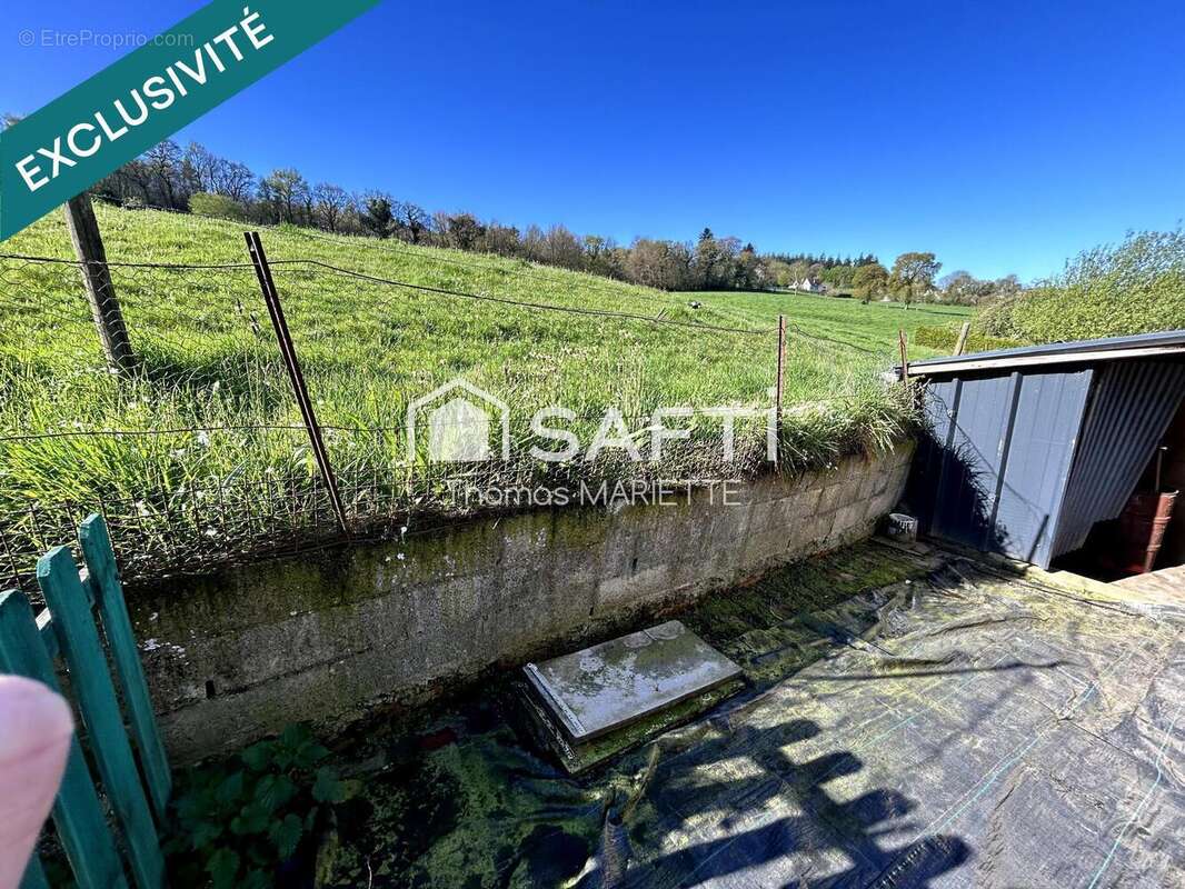 Photo 4 - Parking à SAINT-SEVER-CALVADOS