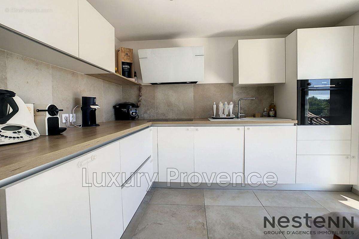 Appartement à GREASQUE