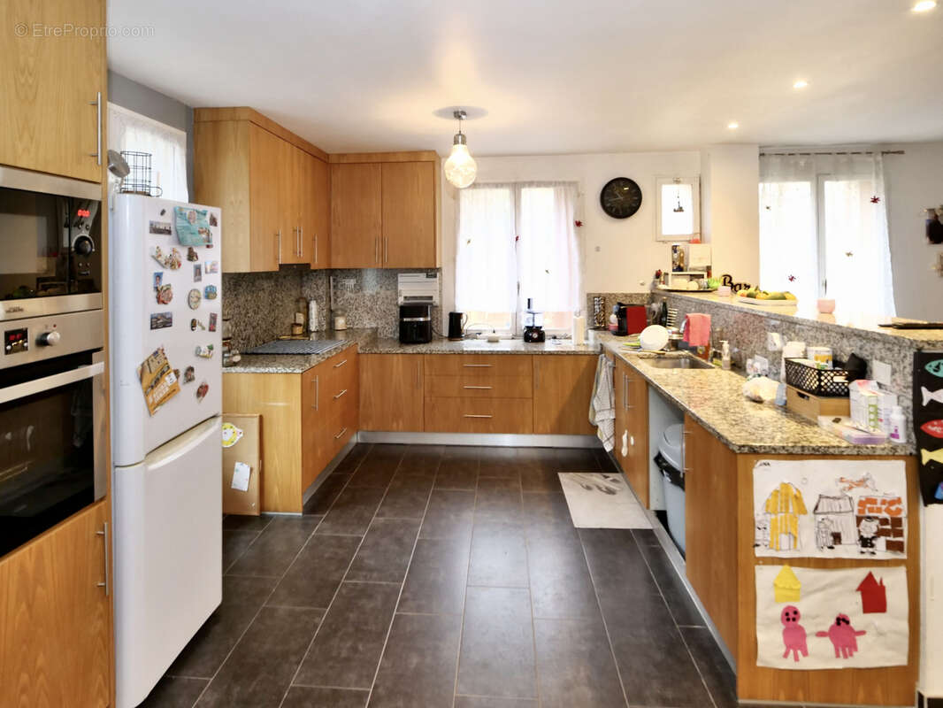 Maison à LE CHATELET-EN-BRIE